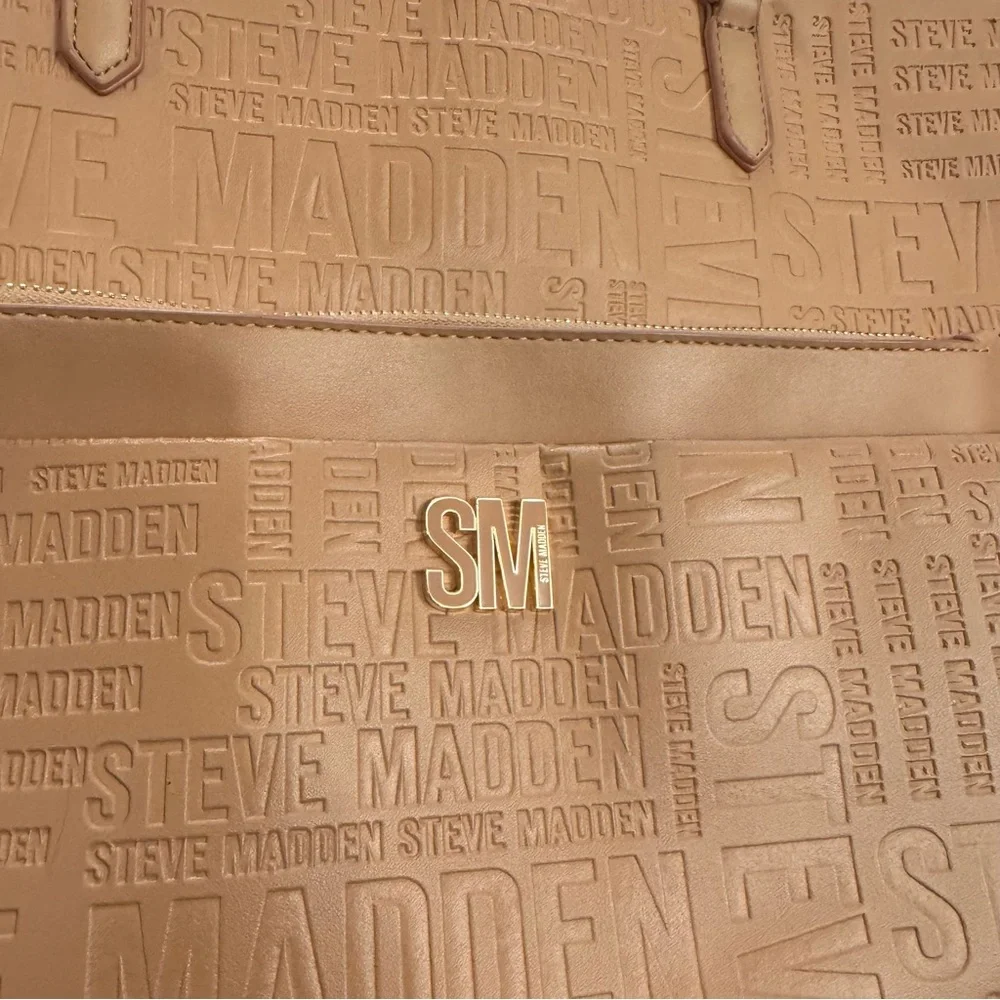 Steve Madden Large Logo Embossed Tote Tan Shoulder Bag Gold Hardware - Picture 12 of 12